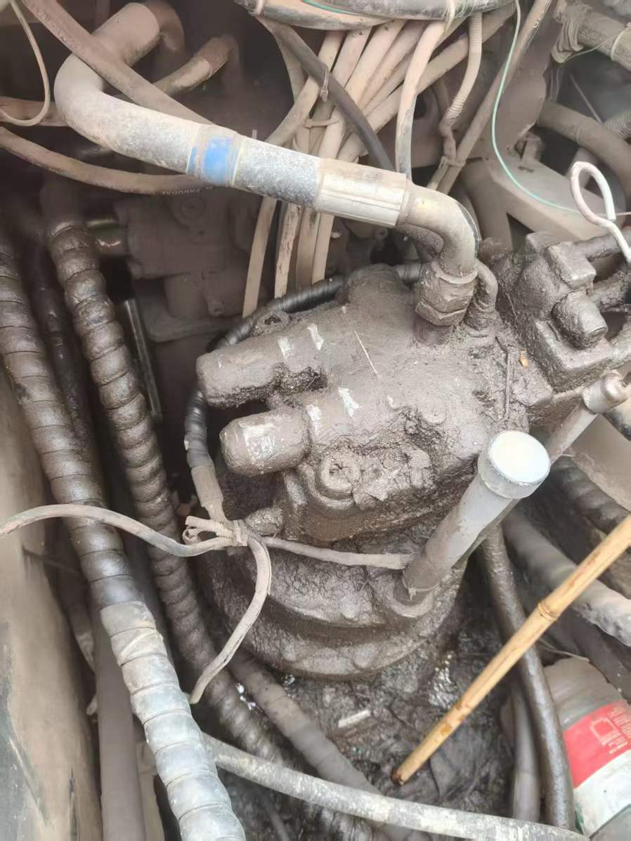 Compre Escavadeira Hitachi EX200-3 Usada / 5