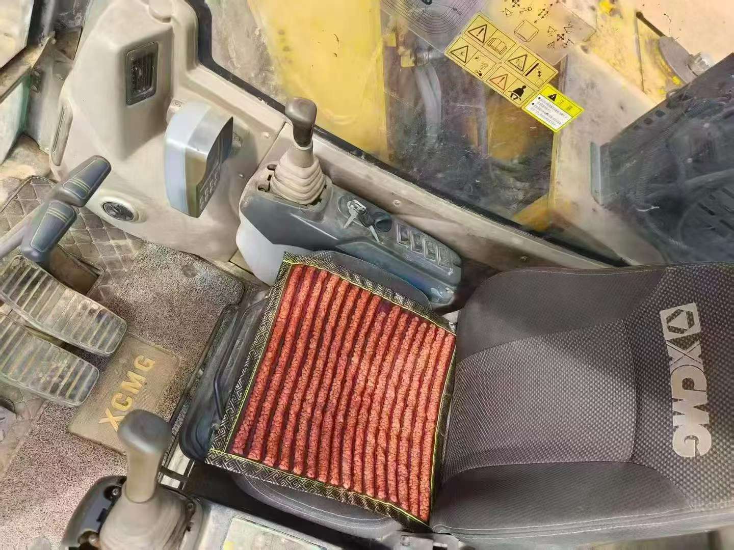 Buy XCMG XE135B Used Excavator / 3