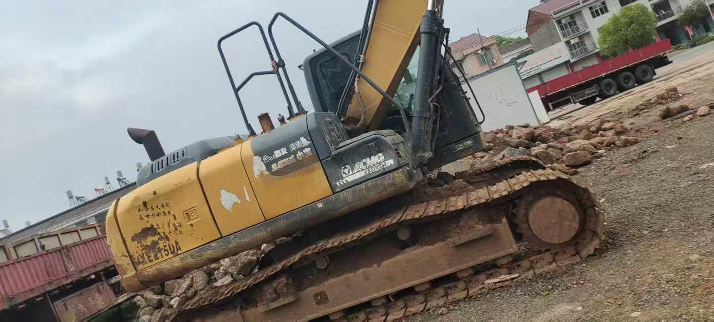 Buy XCMG XE200 Used Excavator / 5