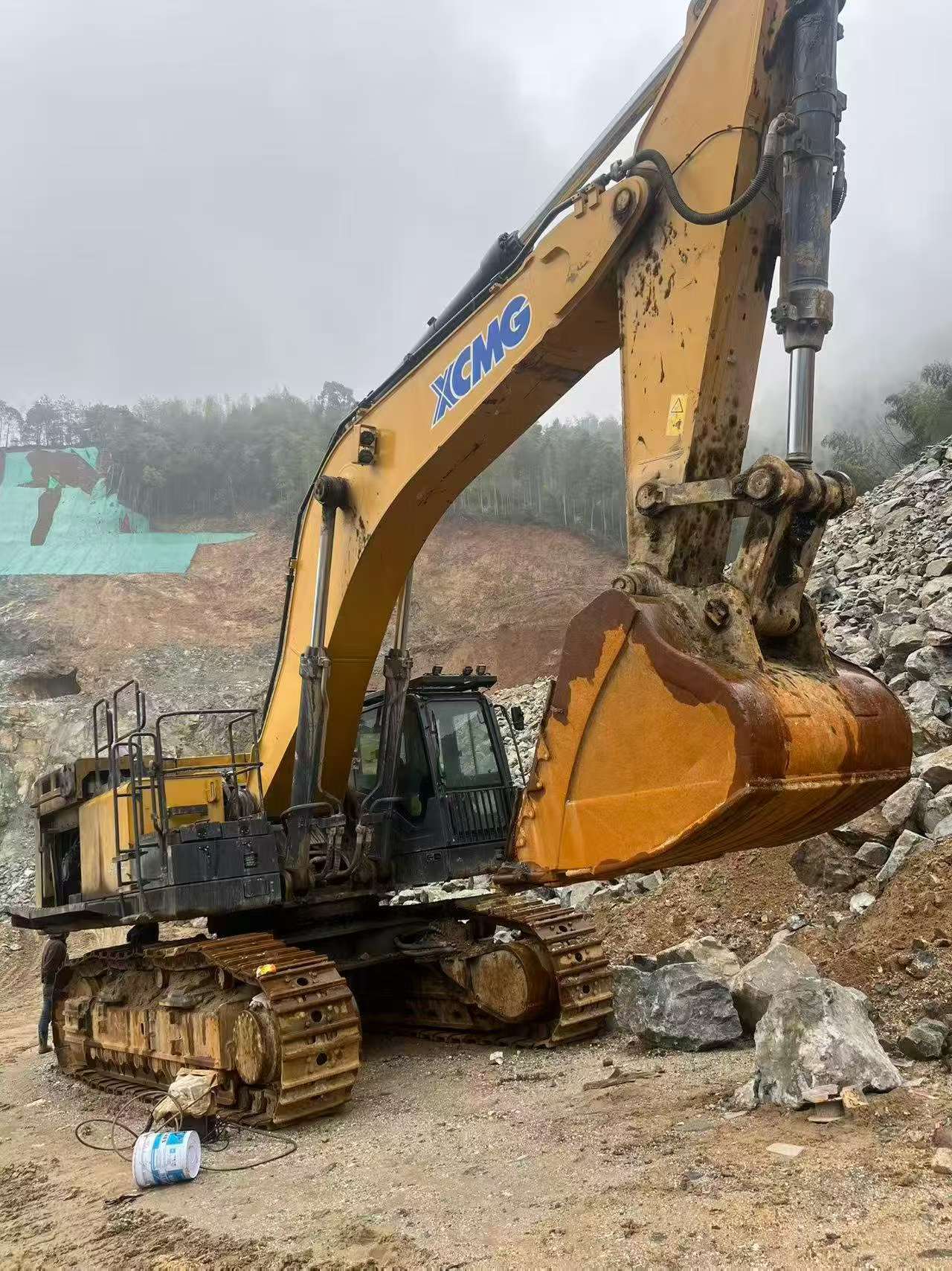 Buy XCMG XE750D Used Excavator / 2