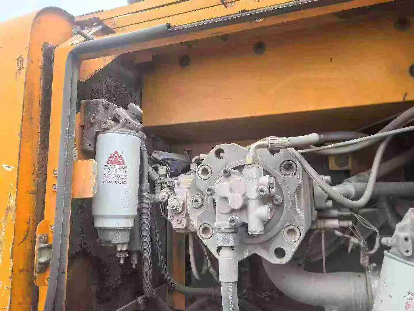 Buy Sany SY205C-8 Used Excavator / 3