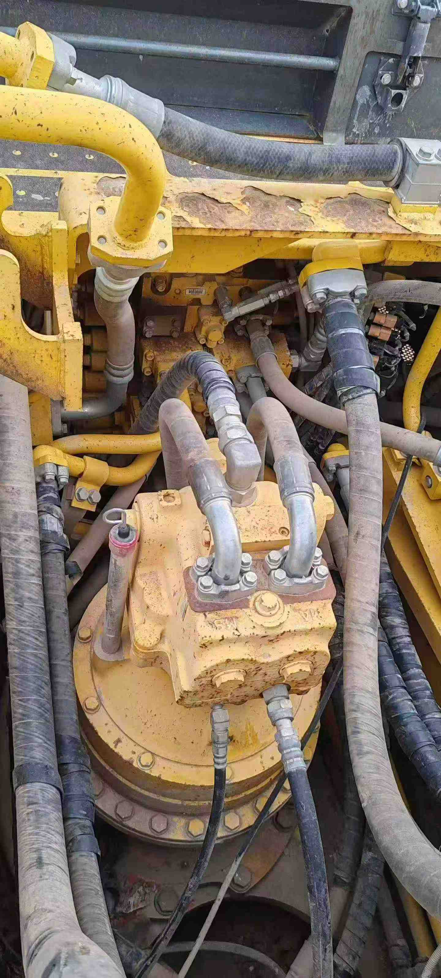 Buy Komatsu PC460LC-8 Used Excavator / 5