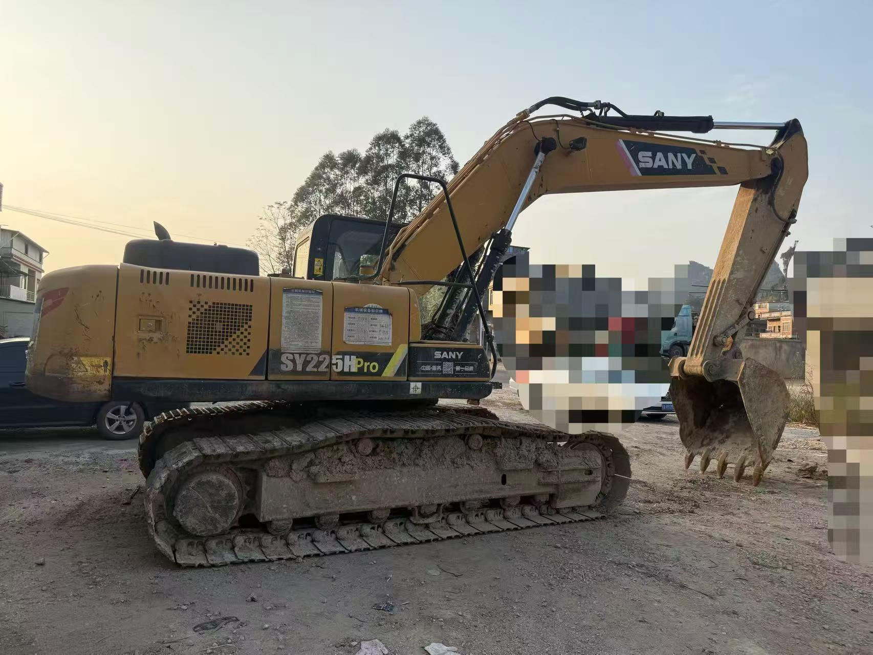 Buy Sany SY205C Used Excavator / 2