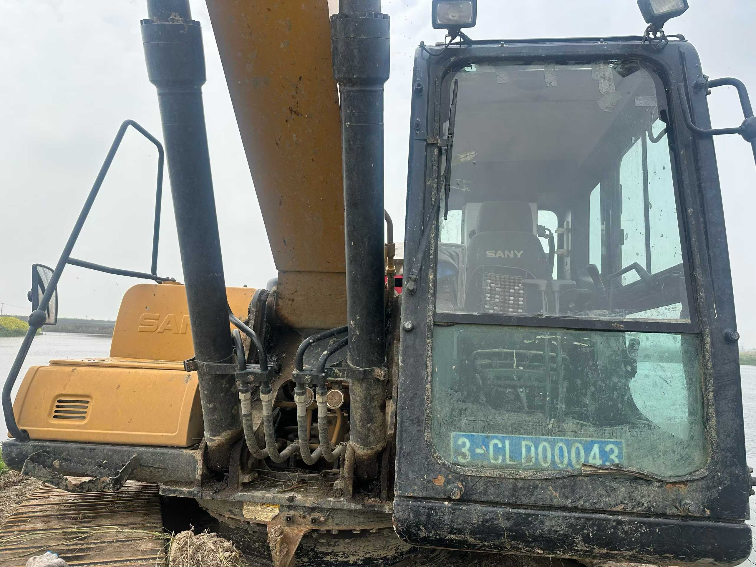 Buy Sany SY205C Used Excavator / 4