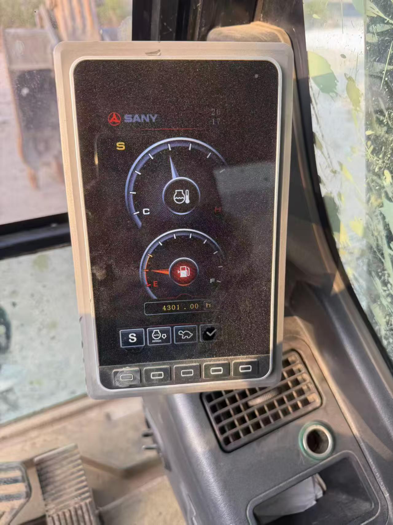 Buy Sany SY205C Used Excavator / 8