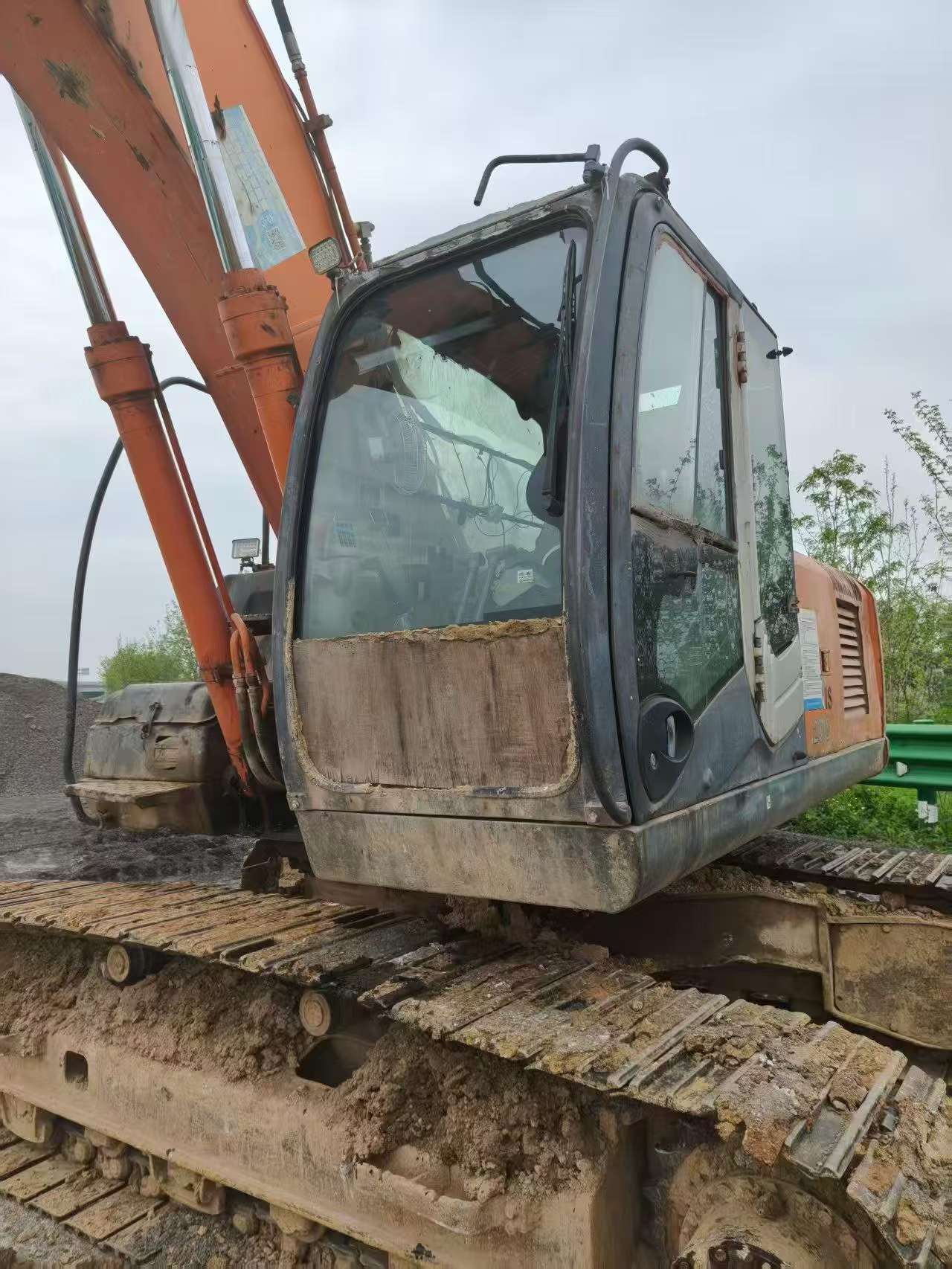 Buy Hitachi EX200-3 Used Excavator / 4