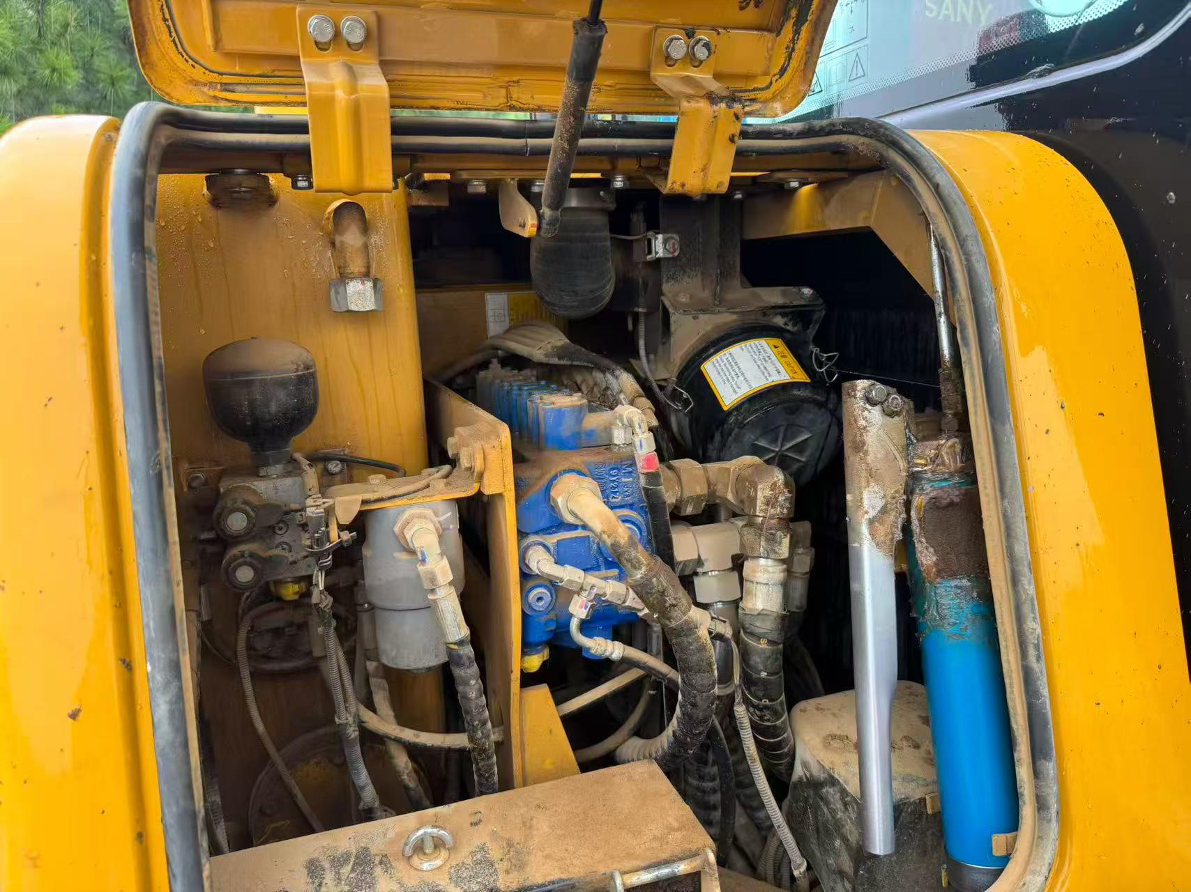 Buy Sany SY60 Used Excavator / 4