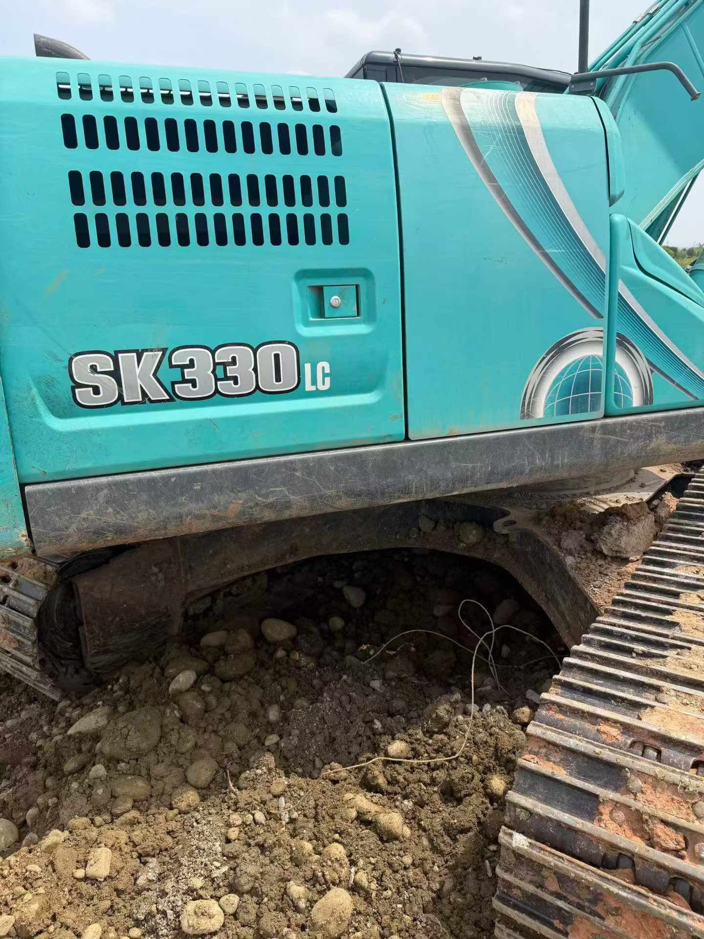 Buy Kobelco SK260LC-8 Used Excavator / 4