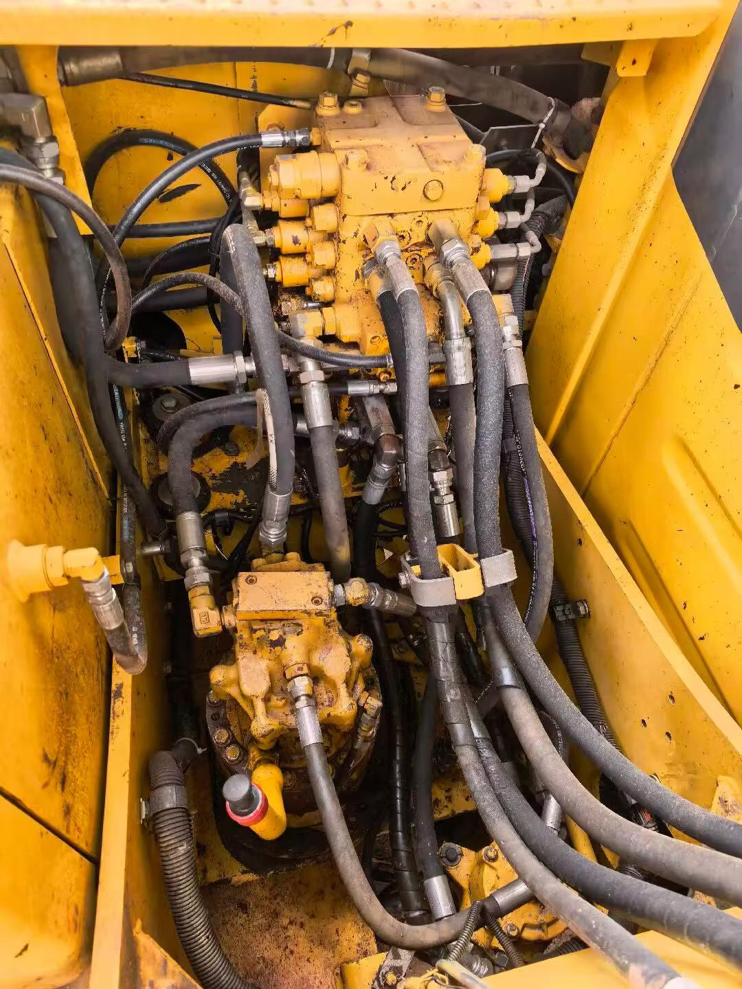 Buy Komatsu PC120-8 Used Excavator / 8