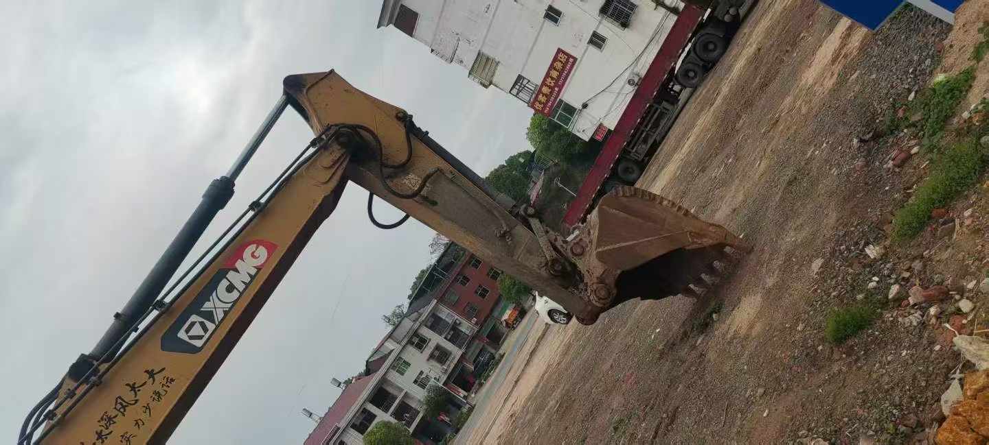 Buy XCMG XE200 Used Excavator / 8