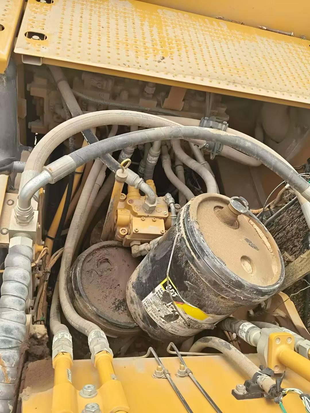 Buy Caterpillar 323 Used Excavator / 5