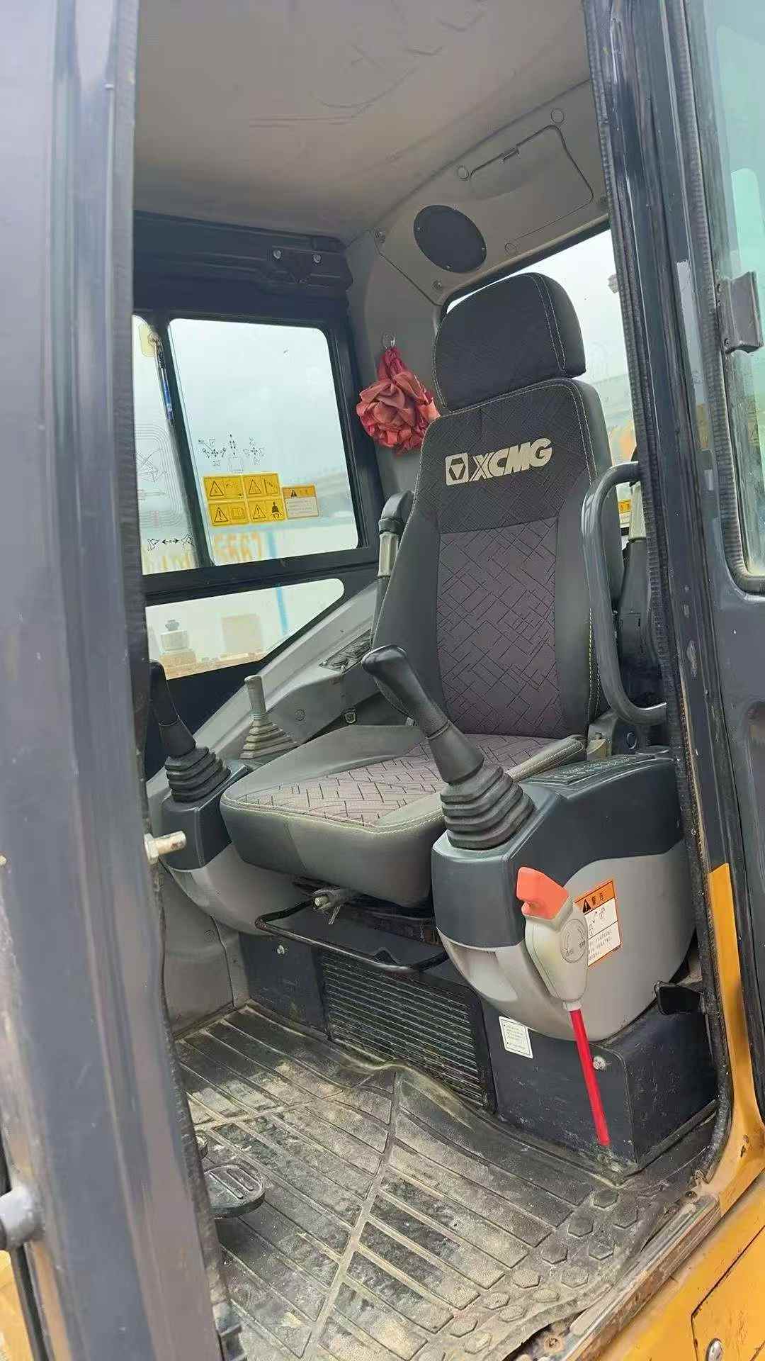 Buy XCMG XE60 Used Excavator / 9