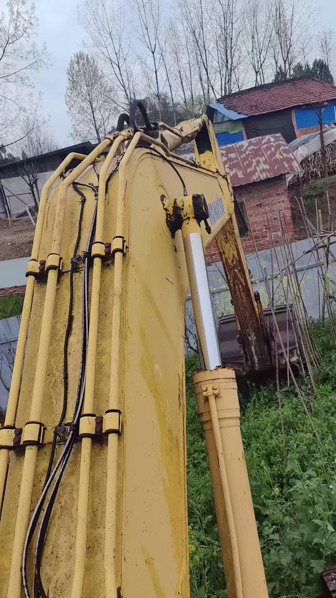 Buy Komatsu PC270-7 Used Excavator / 4