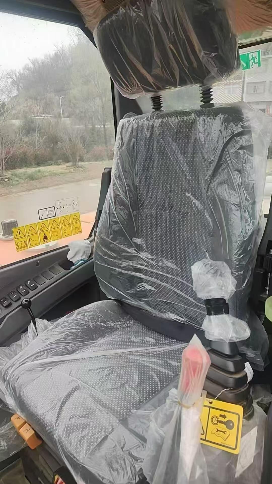 Buy Doosan DH60 Used Excavator / 6