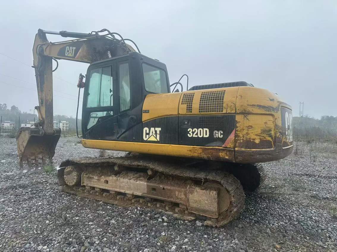 Buy Caterpillar 320GC Used Excavator / 2