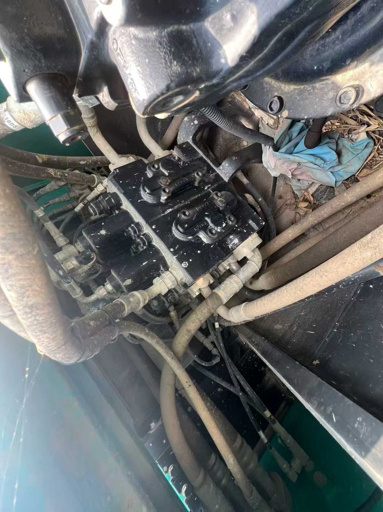 Buy Kobelco SK200-10 Used Excavator / 6