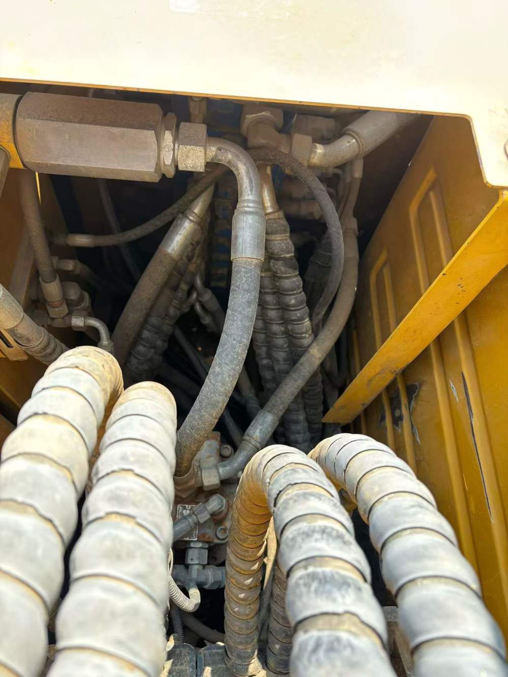 Buy XCMG XE75C Used Excavator / 9