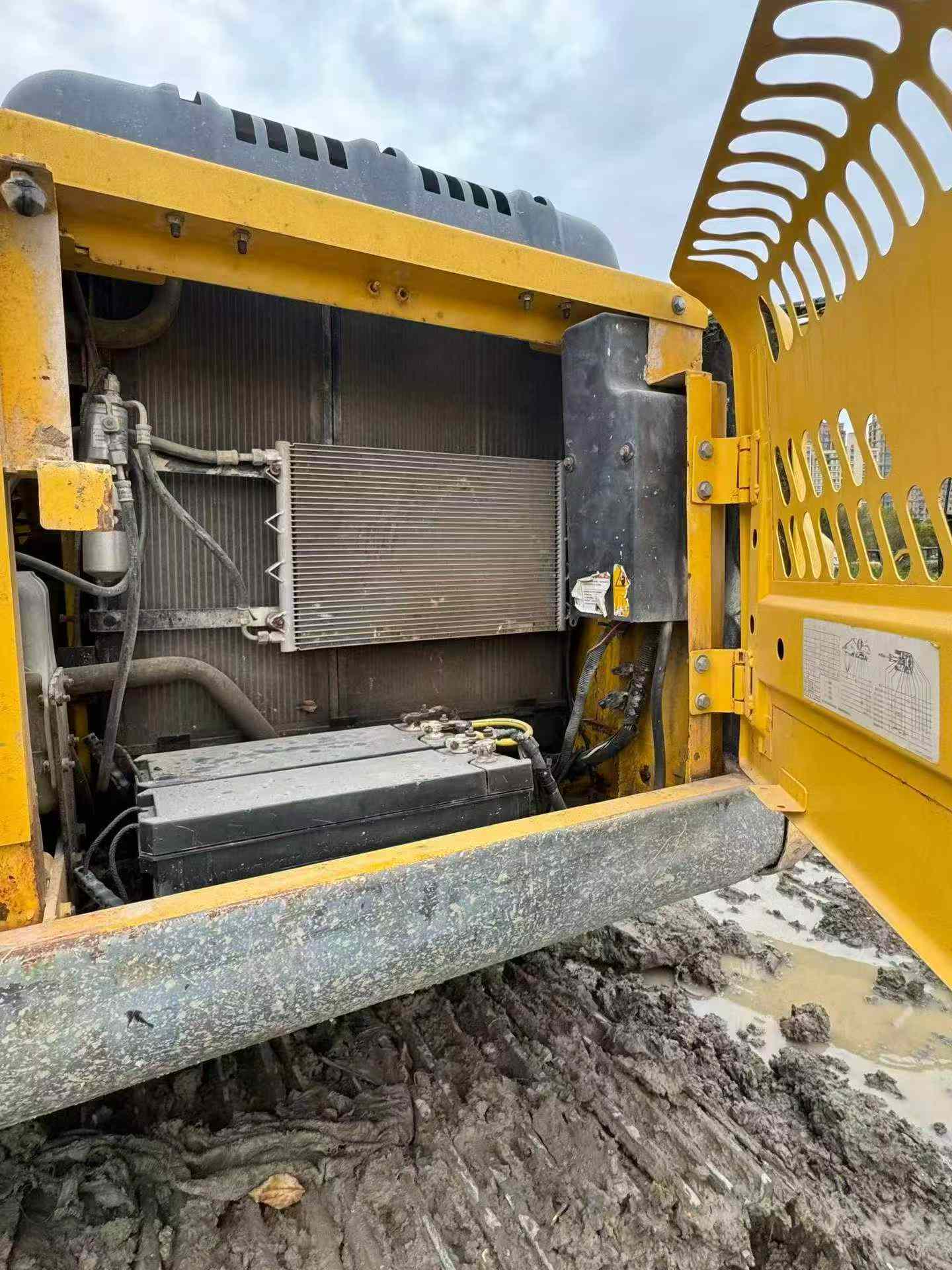 Buy Kobelco SK210 Used Excavator / 9