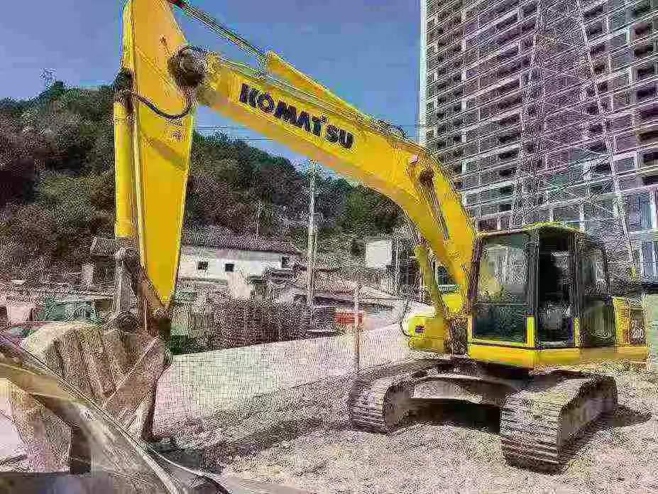 Buy Komatsu PC200-8 Used Excavator / 3