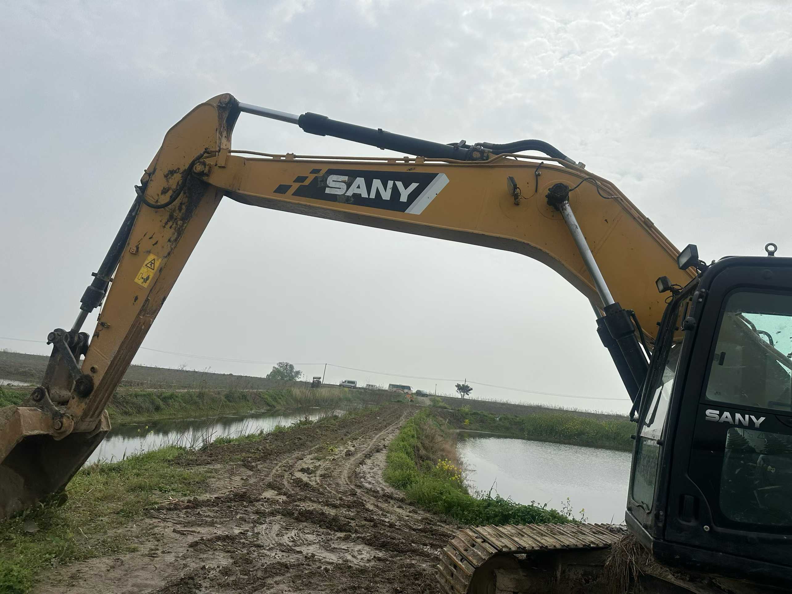 Buy Sany SY205C Used Excavator / 6