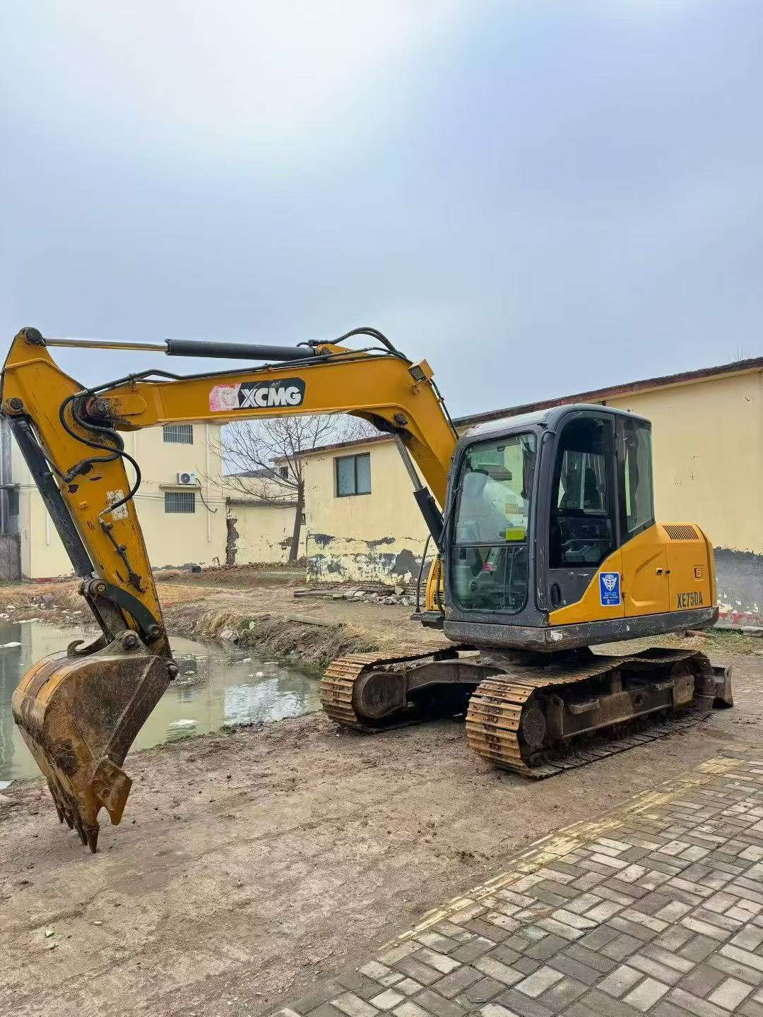 Buy XCMG XE75DA Used Excavator / 5