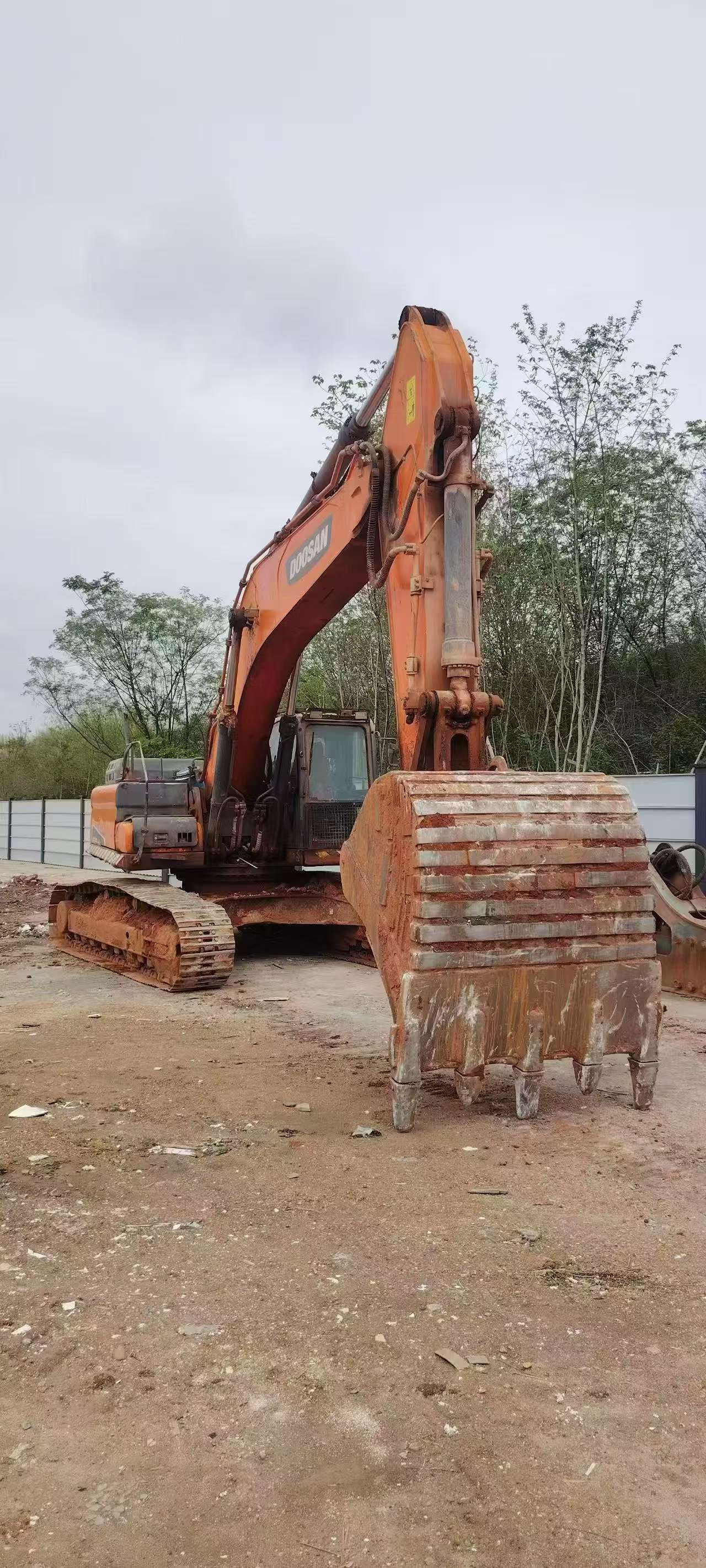 Buy Doosan DX380 Used Excavator / 8