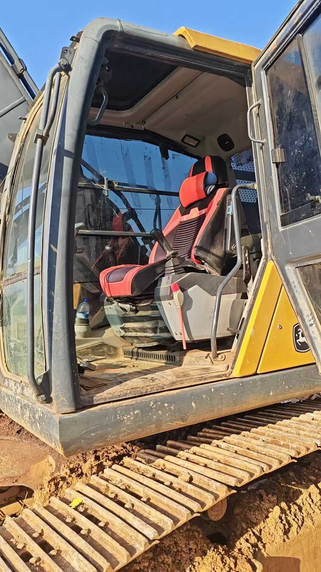 Buy JohnDeere E260LC Used Excavator / 4