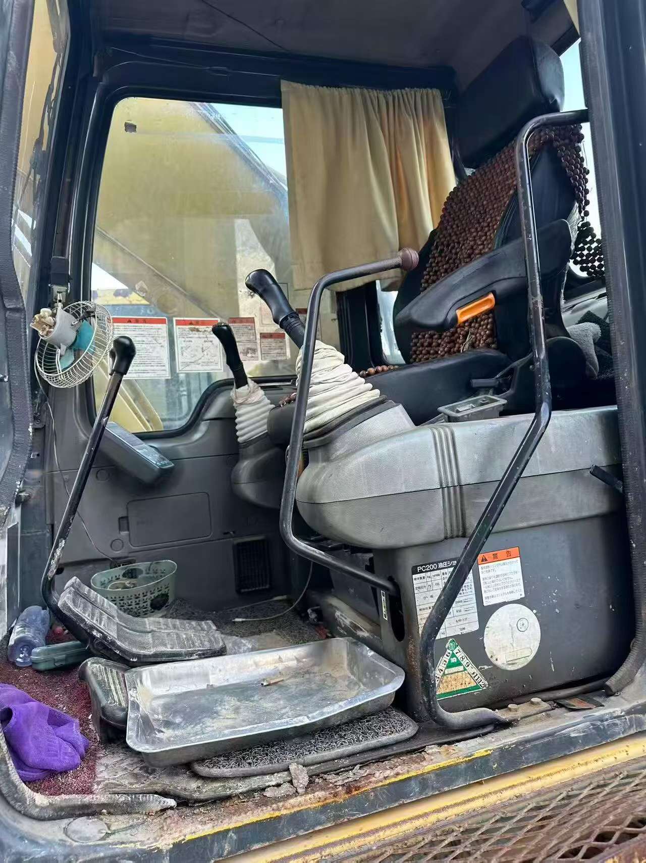 Buy Komatsu PC200-6E Used Excavator / 9