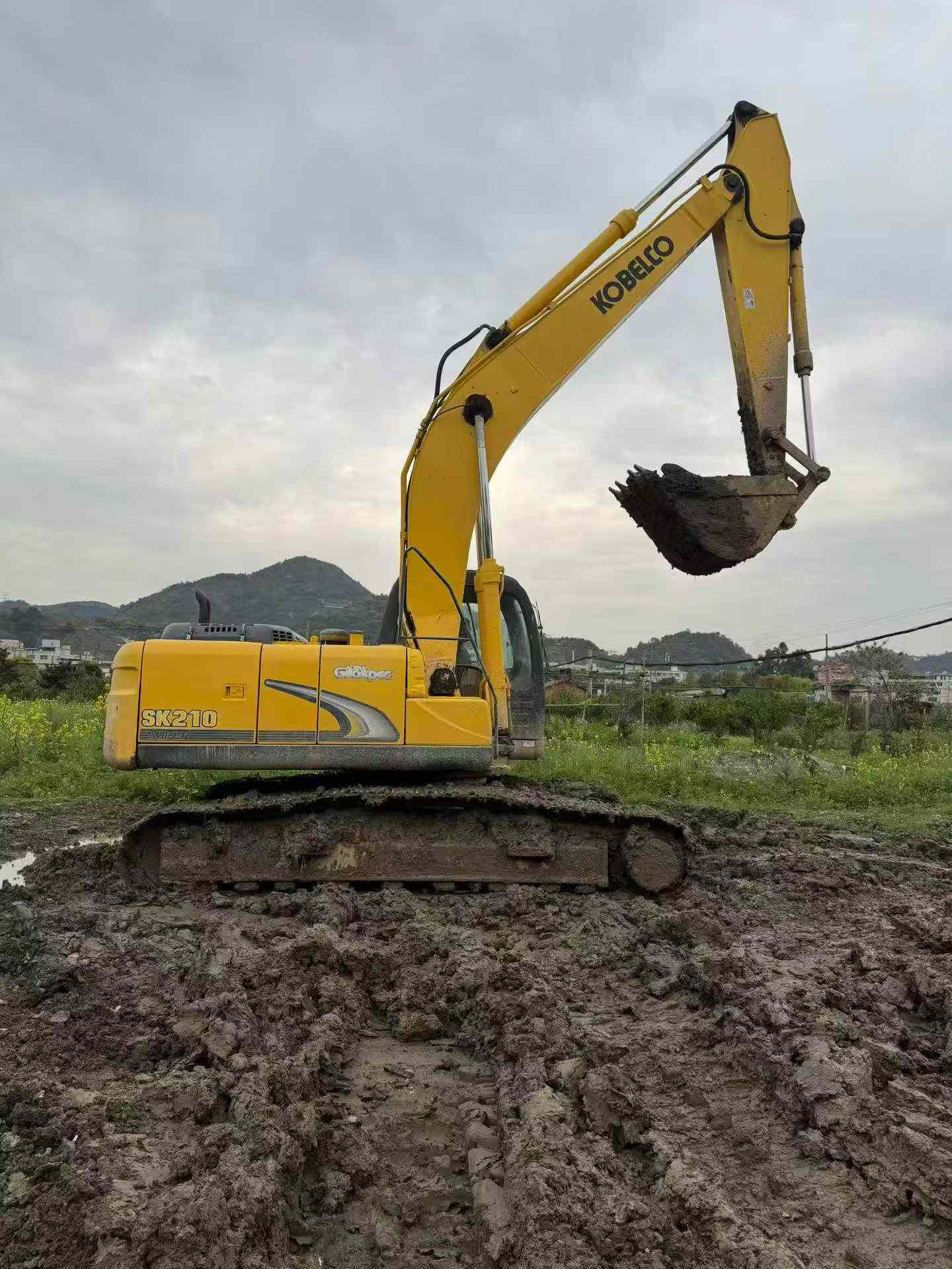 Buy Kobelco SK210 Used Excavator / 2