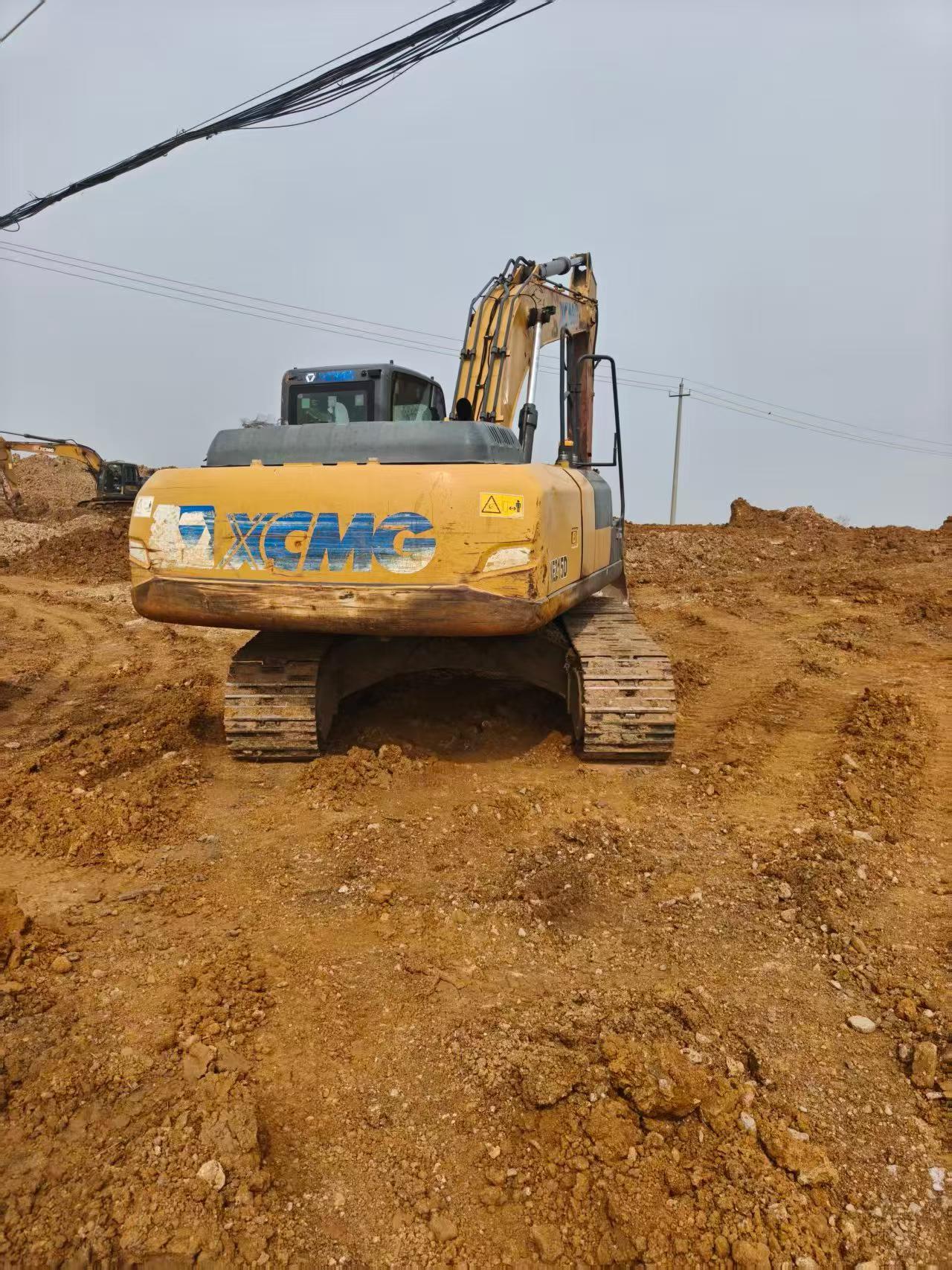 Buy XCMG XE215 Used Excavator / 3