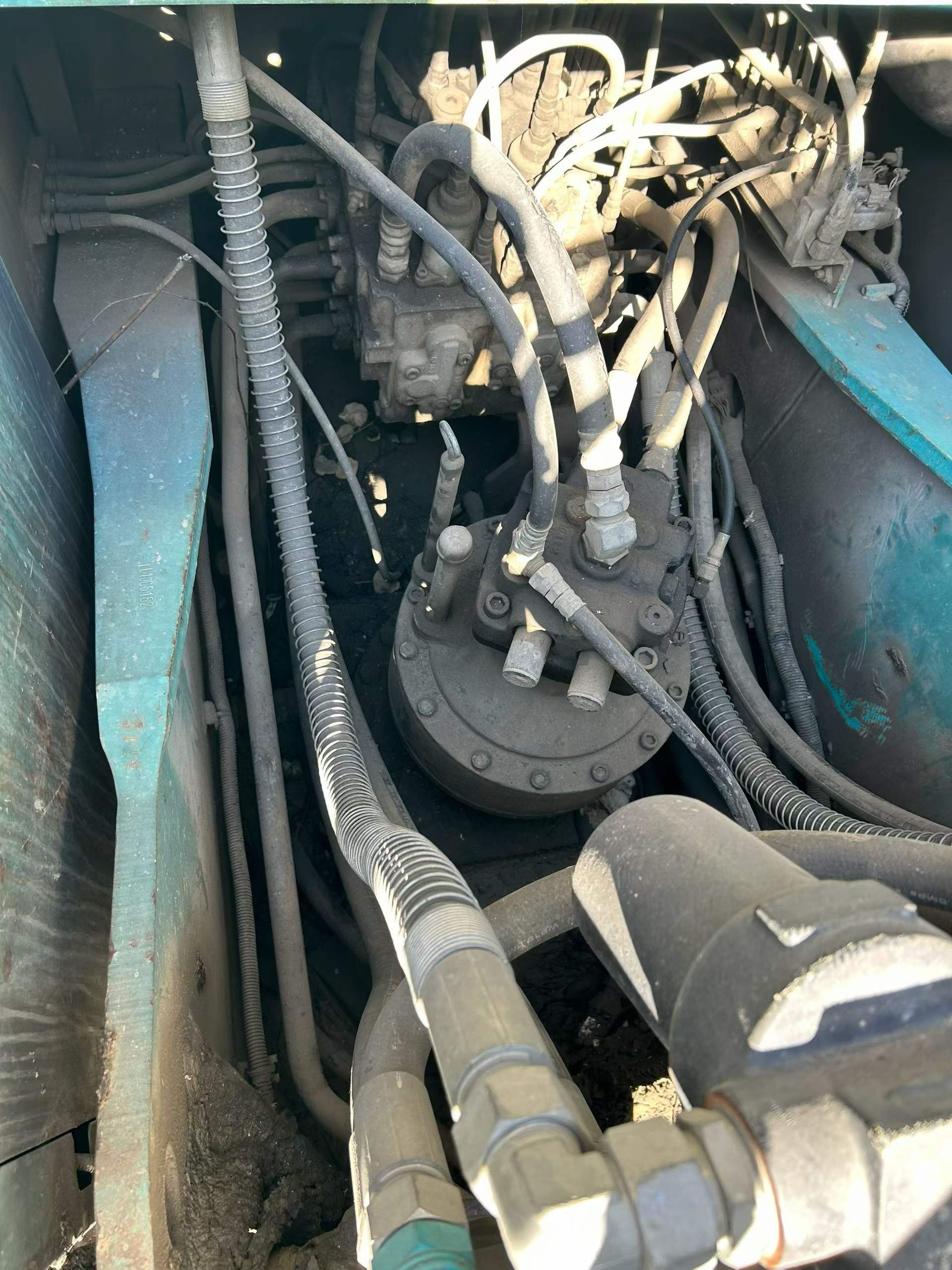 Buy Kobelco SK260 Used Excavator / 5