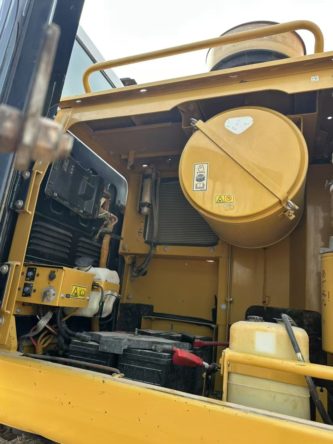 Buy Caterpillar 349E Used Excavator / 8