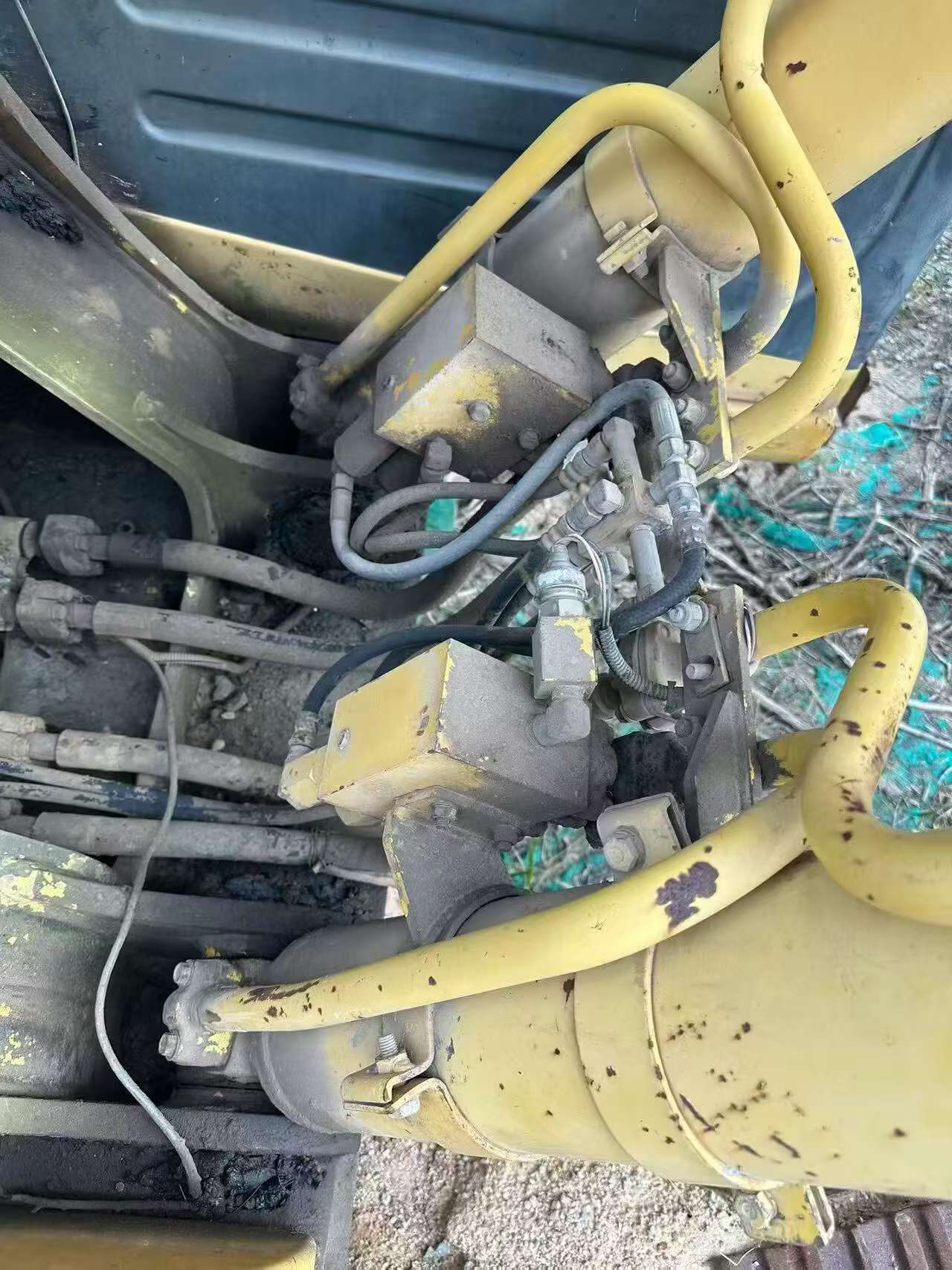 Buy Komatsu PC200-6E Used Excavator / 5