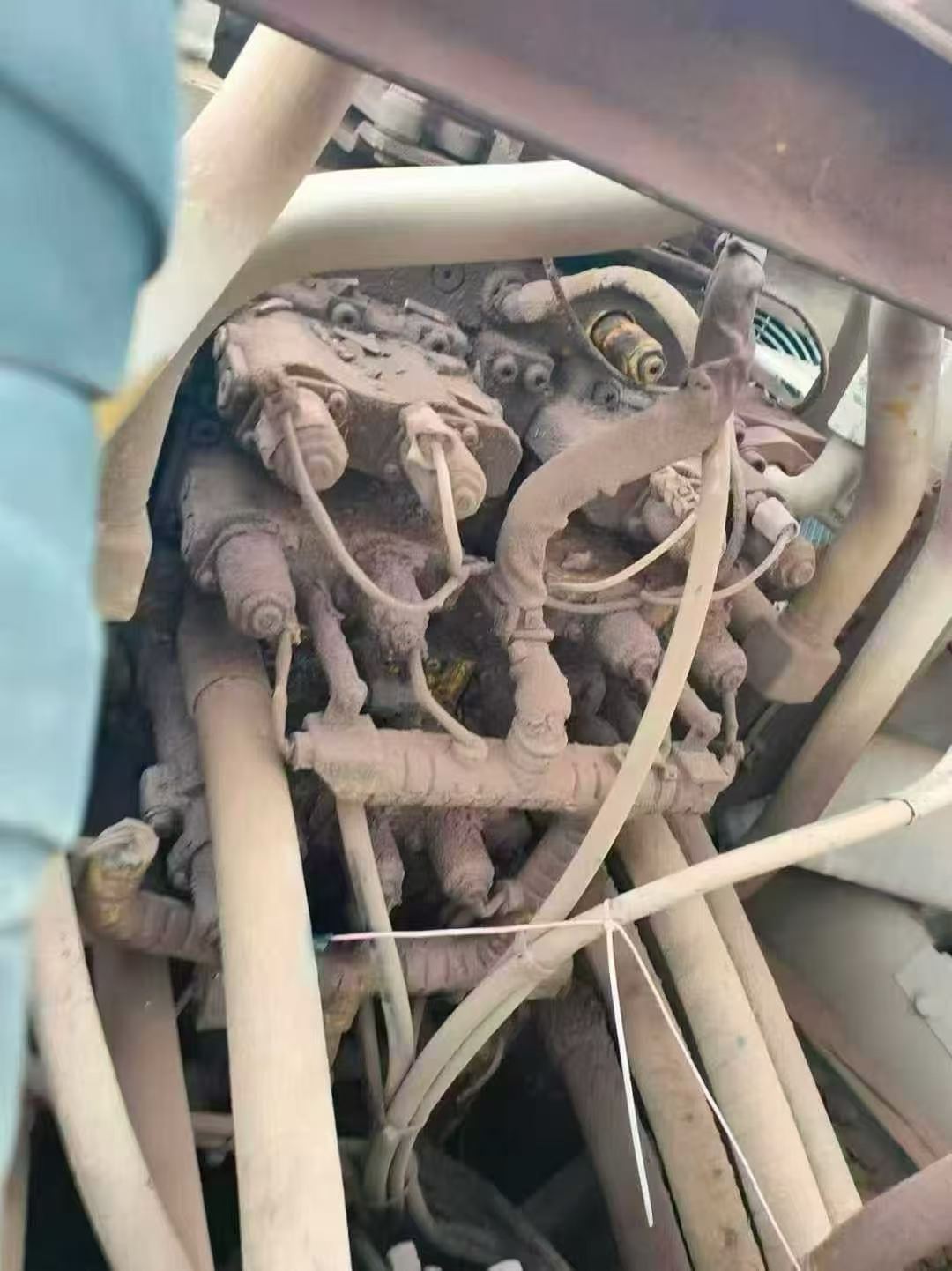 Buy Caterpillar 390DL Used Excavator / 5