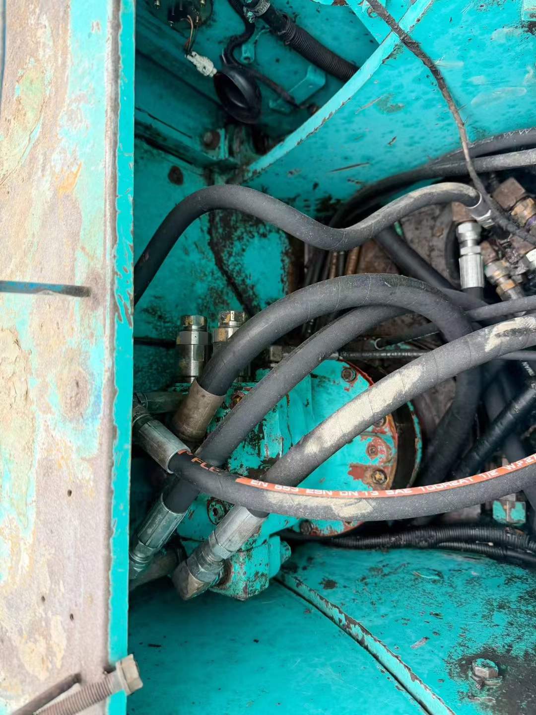 Buy Kobelco SK135 Used Excavator / 4