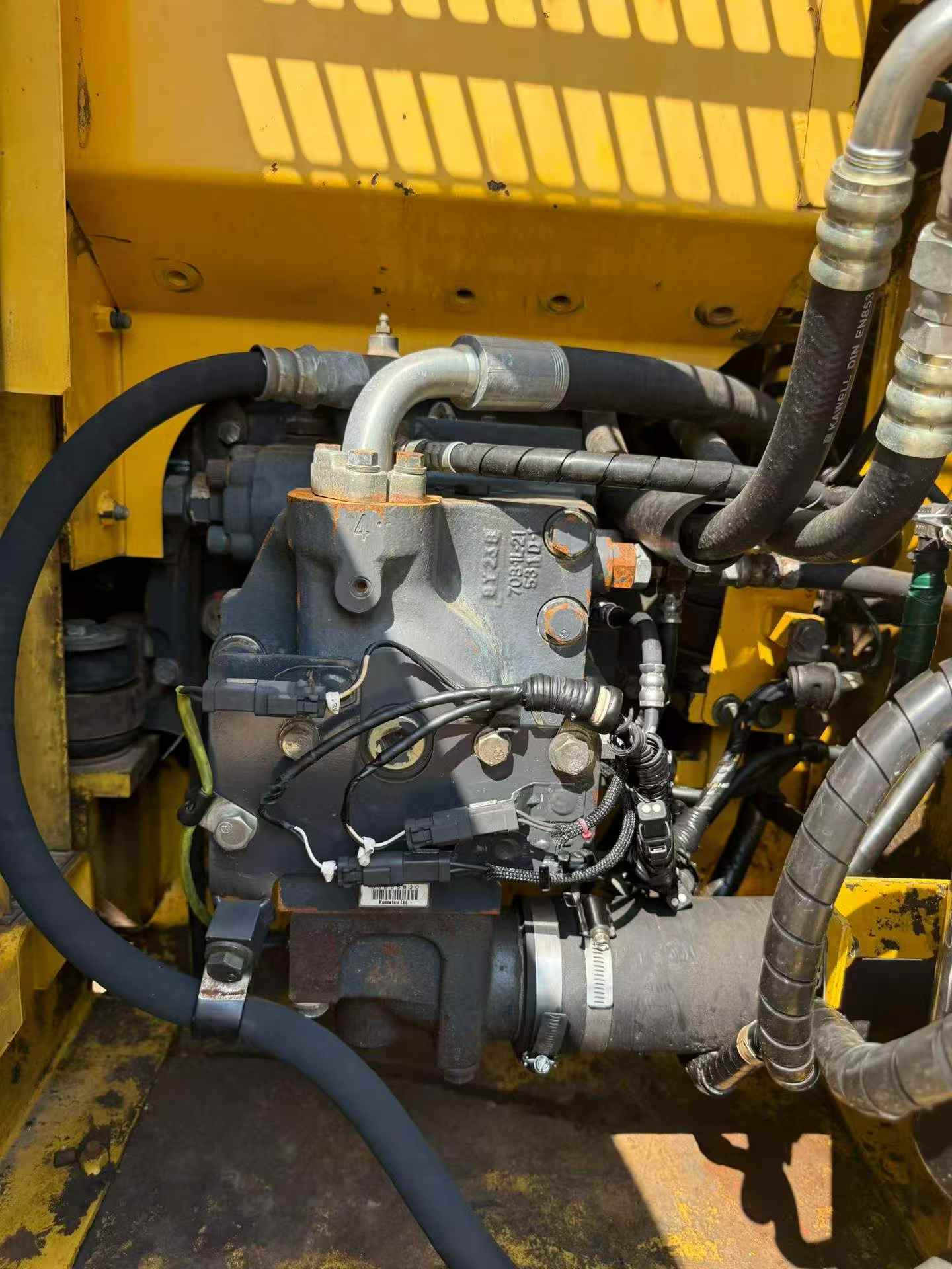 Buy Komatsu PC130-7 Used Excavator / 6