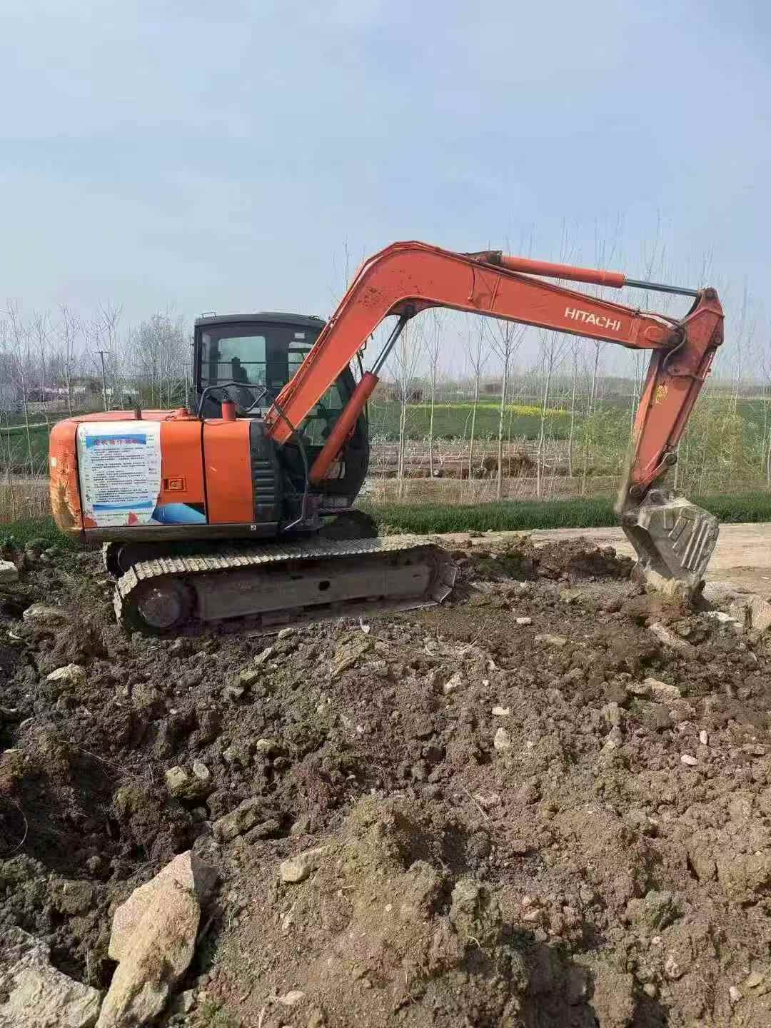 Compre Escavadeira Hitachi ZX70-5A Usada / 3