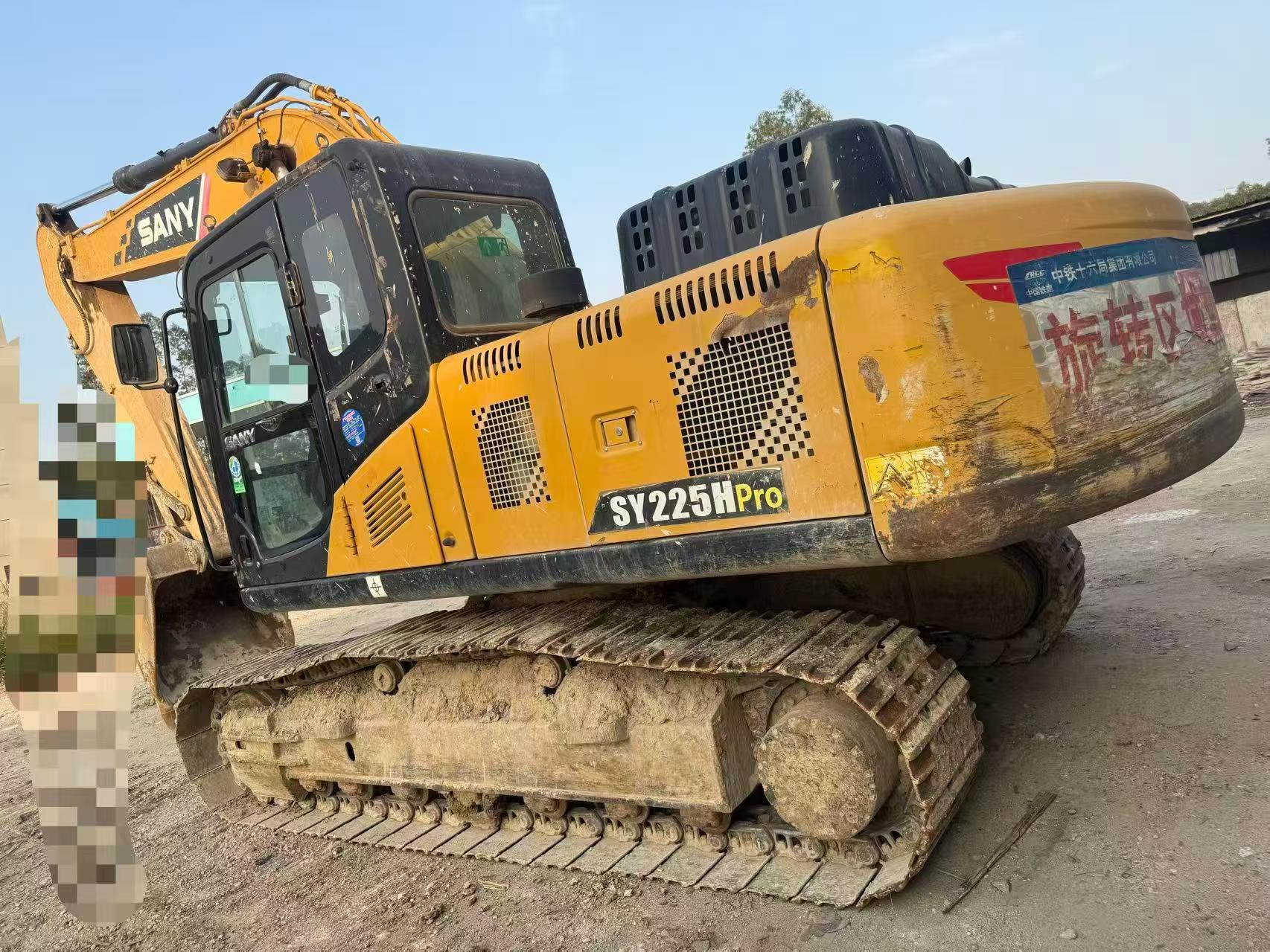 Buy Sany SY205C Used Excavator / 3