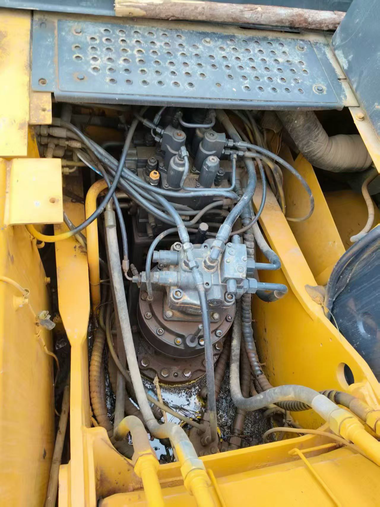 Buy XCMG XE215 Used Excavator / 4