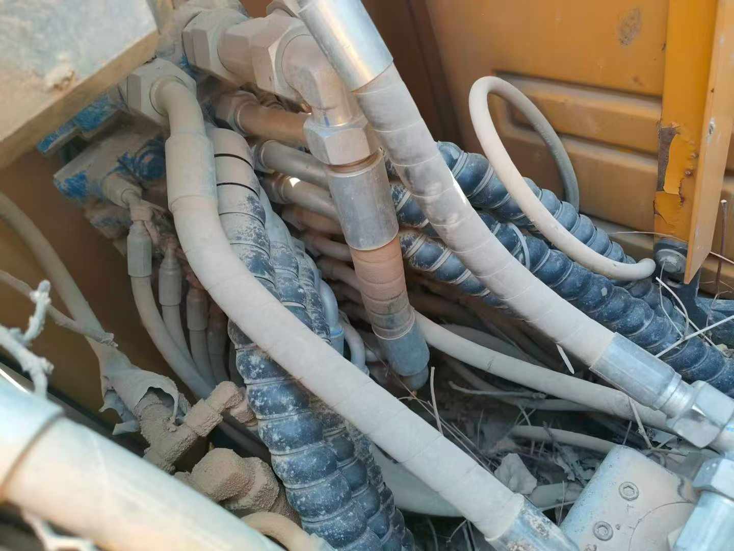 Buy XCMG XE75C Used Excavator / 2