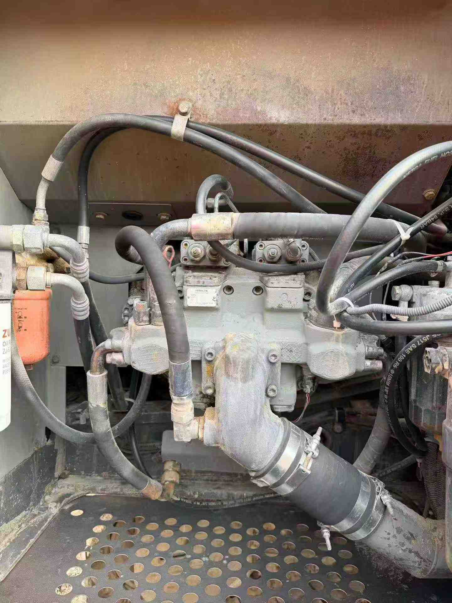 Buy Hitachi EX200-3 Used Excavator / 4