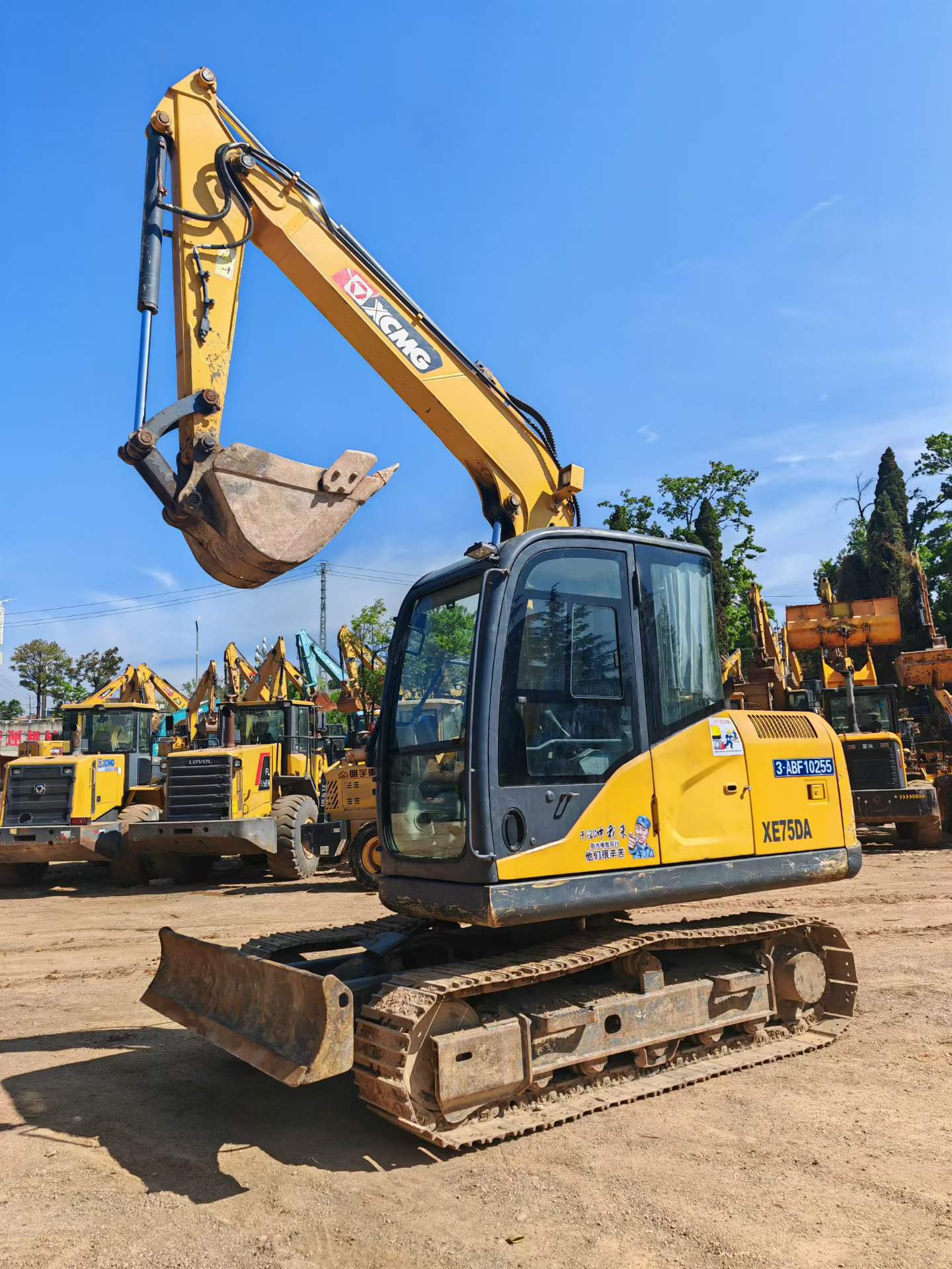 Buy XCMG XE75DA Used Excavator / 2