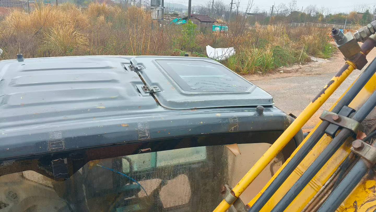 Buy XCMG XE215 Used Excavator / 3