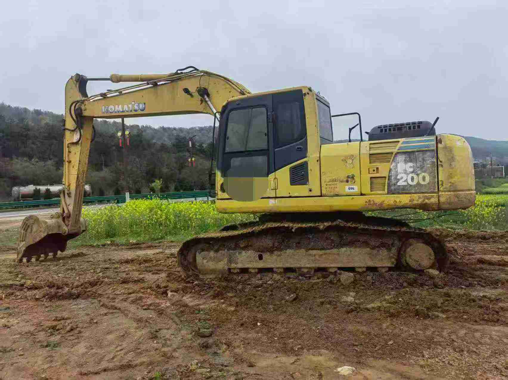 Buy Komatsu PC200 Used Excavator / 7