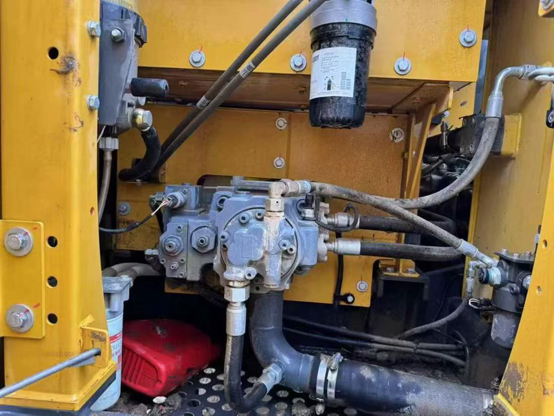 Buy XCMG XE135B Used Excavator / 5