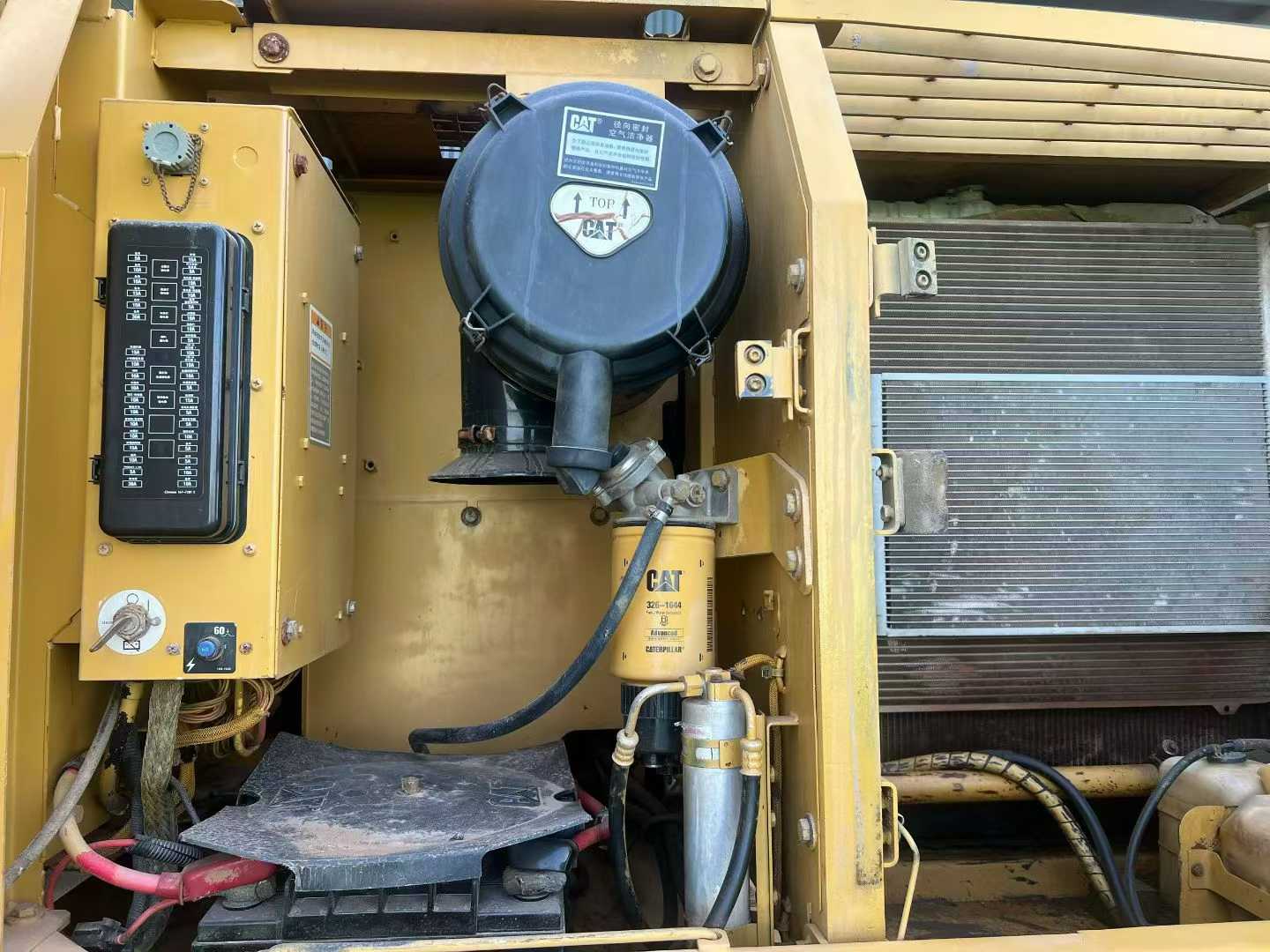 Buy Caterpillar 320C Used Excavator / 9