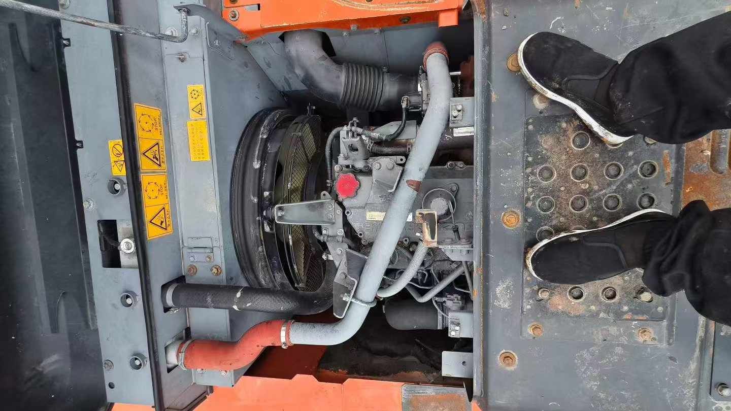 Buy Hitachi ZH200-5B Used Excavator / 5