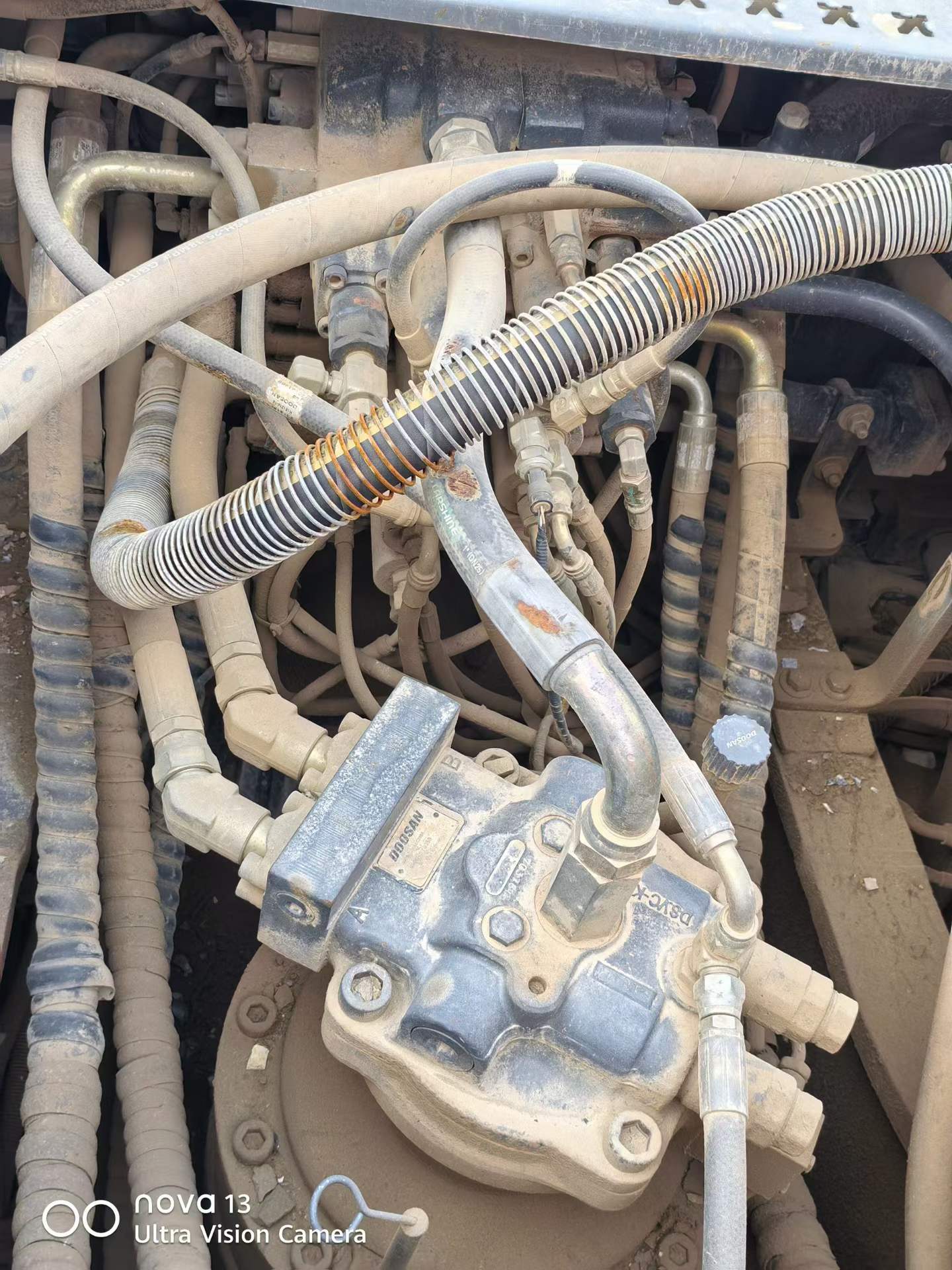 Buy Doosan DX260LC Used Excavator / 3