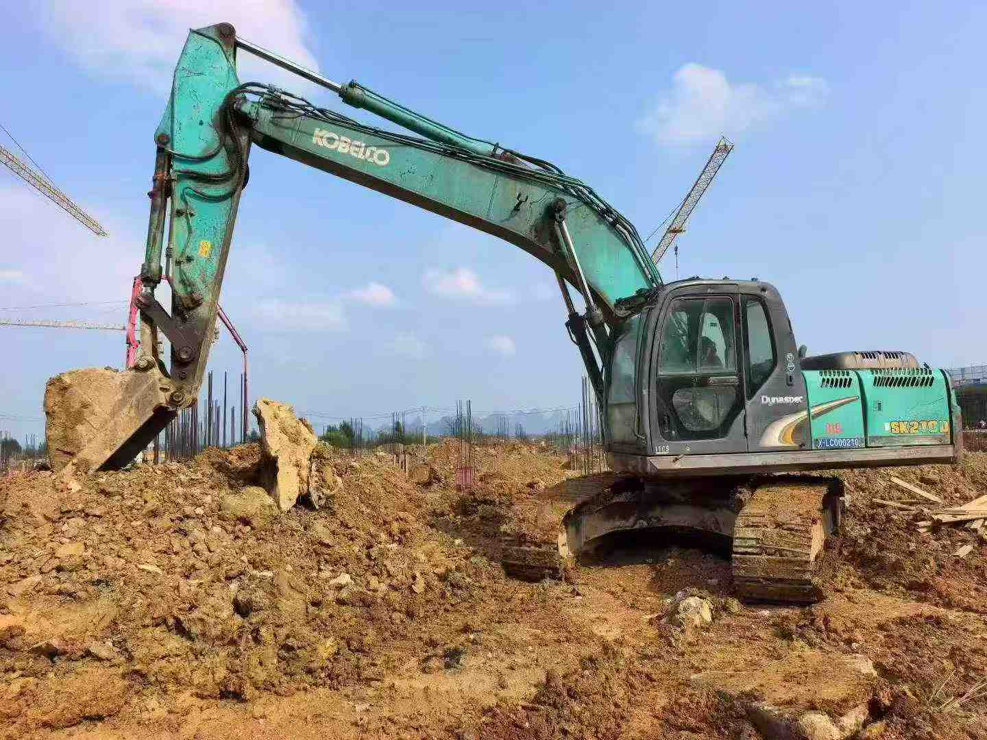 Buy Kobelco SK200-2 Used Excavator / 4