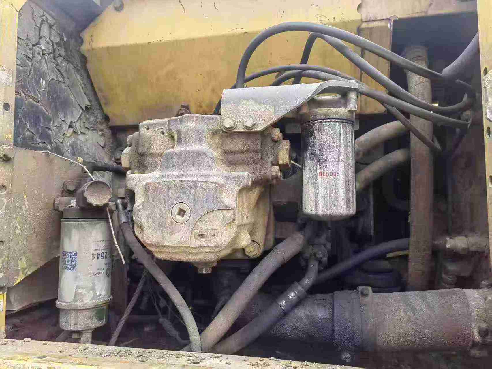 Buy Komatsu PC200 Used Excavator / 6